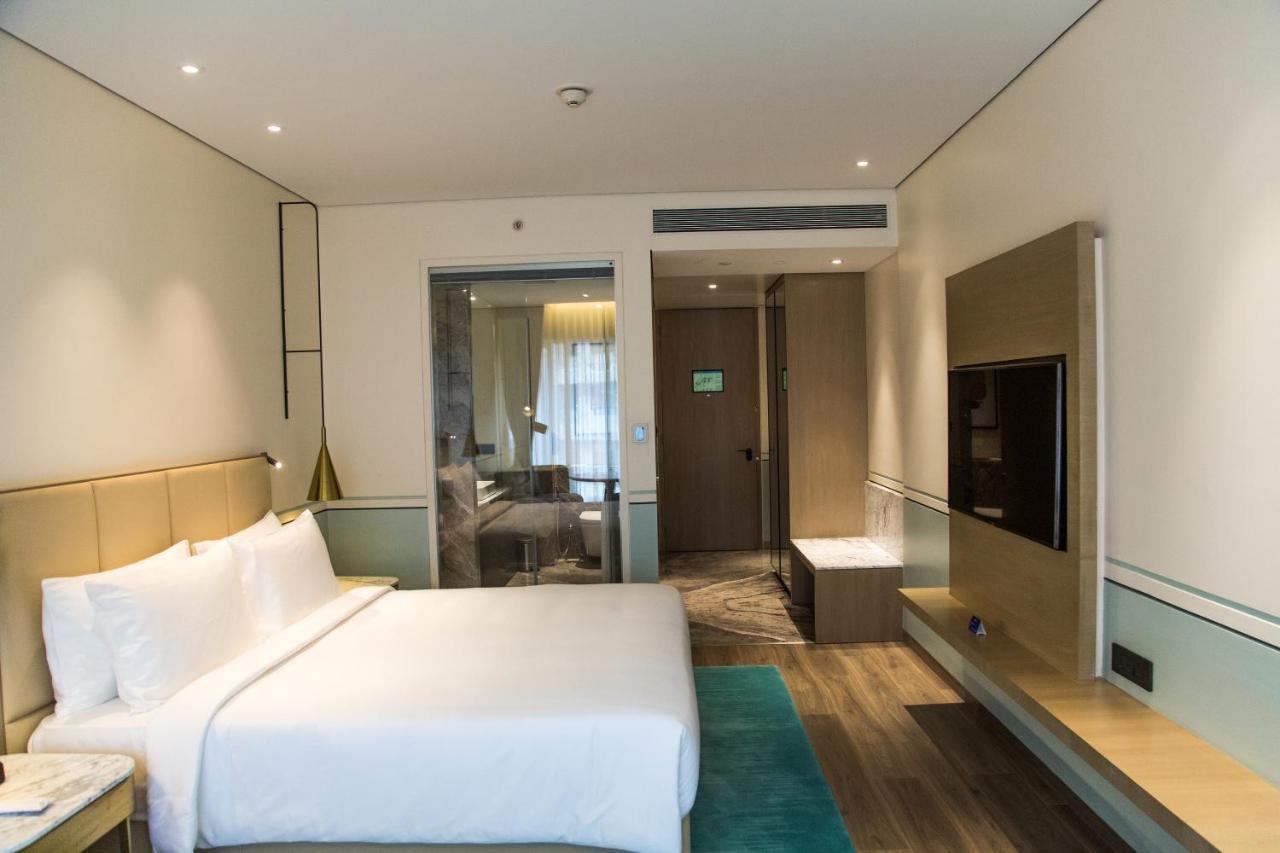 Radisson Blu Mumbai International Airport Hotel Exterior foto A room at the hotel